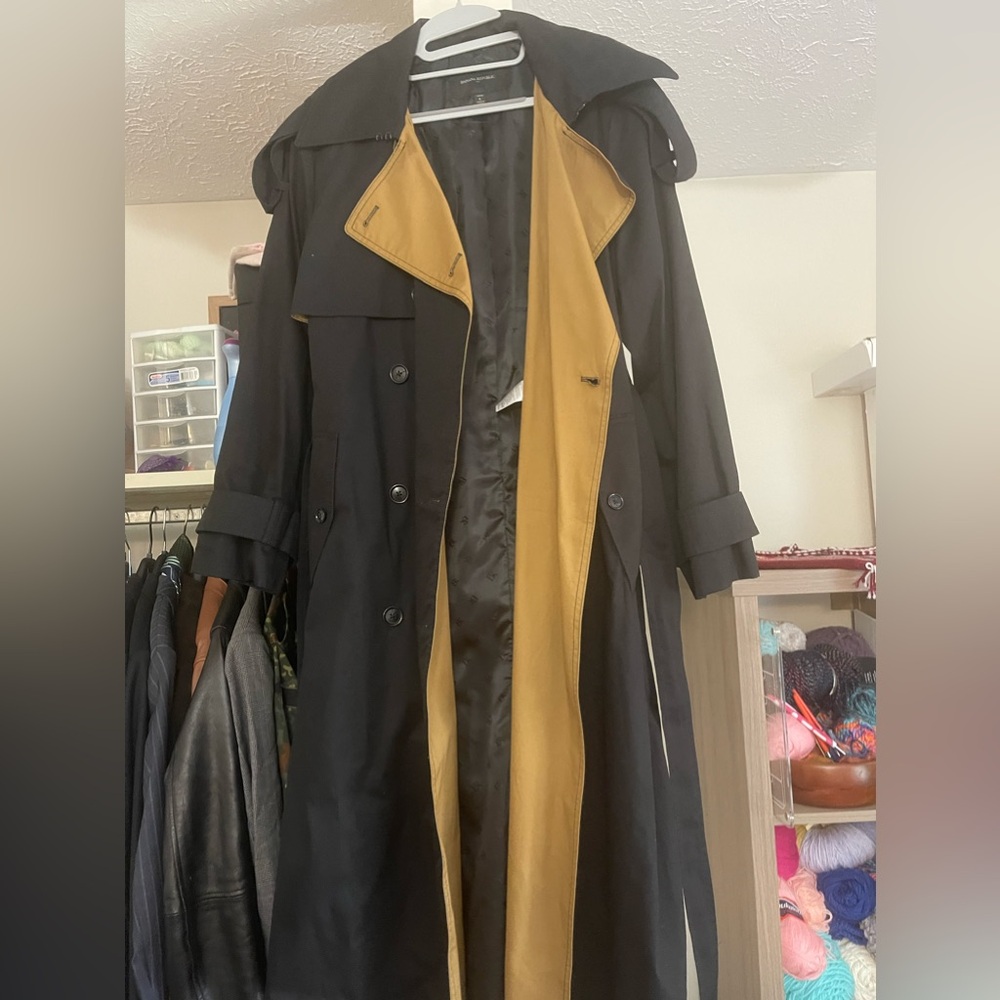 BR Trench coat